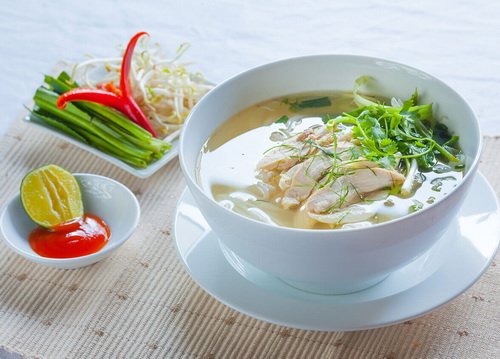 Ðặc sắc phở gà Hà Nội