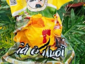 Gà ủ muối nguyên con Madame Hoàng