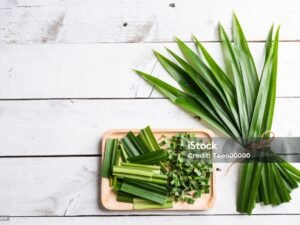 Lá dứa (lá nếp) -100g